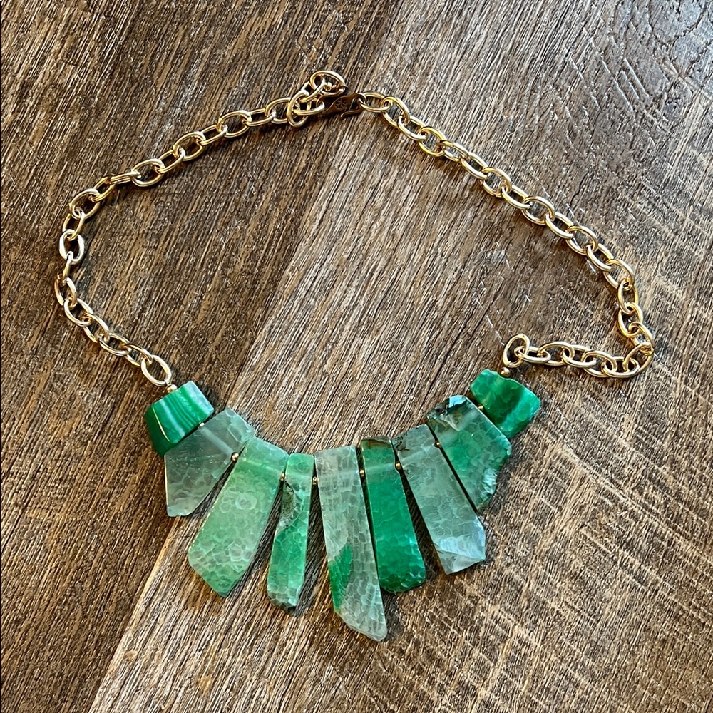 Elegant Natural Green Agate and Gold Necklace